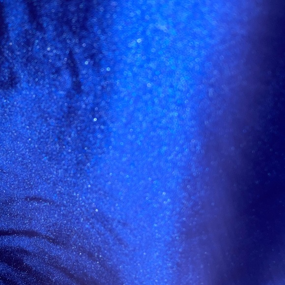 Satin body-con tube dress with cutout. - Picture 4 of 5